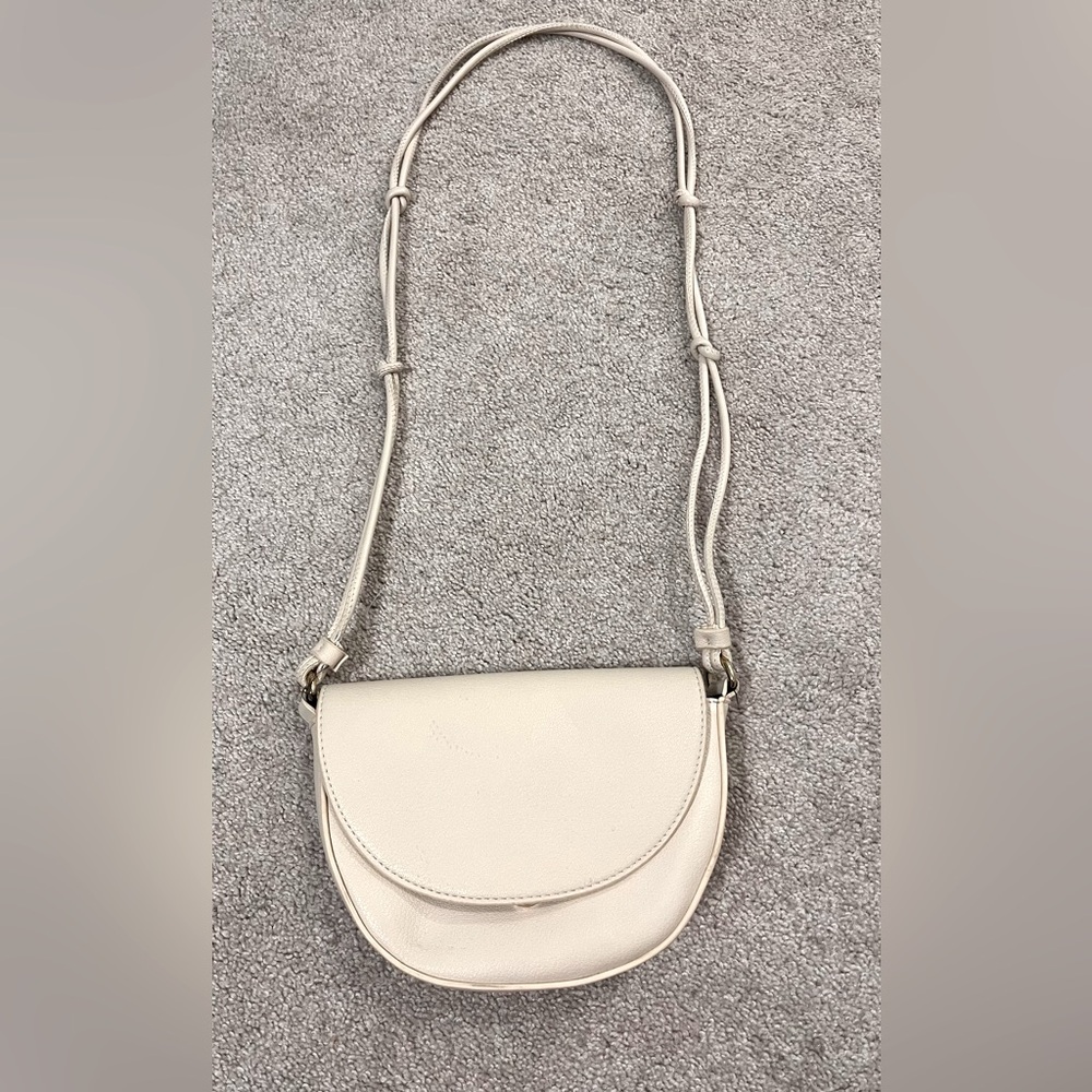 ⭐️5/$25⭐️ Ivory White Crossbody Purse - Picture 4 of 9